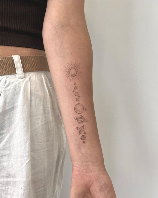 Planet orbit on inner arm